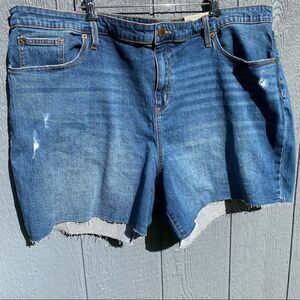 Universal Thread Boyfriend Jean Shorts 26W NWT